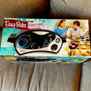 Brand new Easy Bake Oven